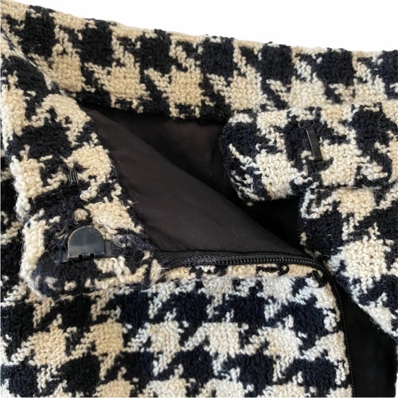 Carolina Herrera Houndstooth Wool Pencil Skirt | 10 - Picture 6 of 6